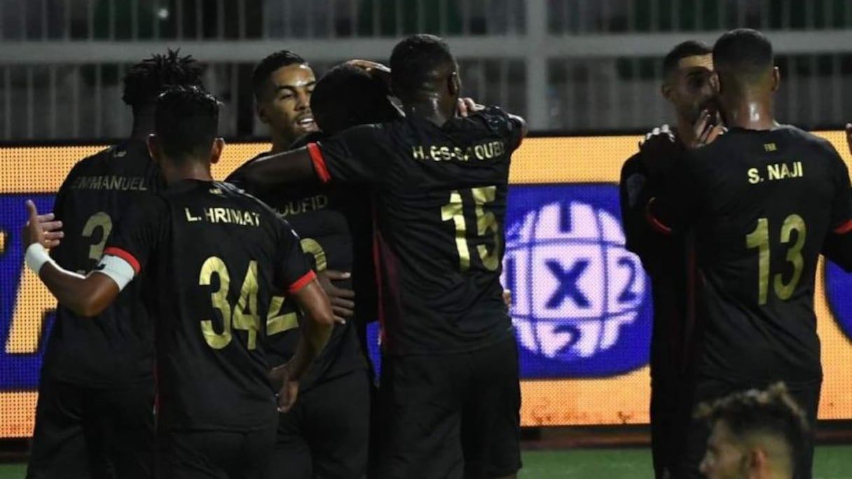 Les joueurs de l'AS FAR après leur première victoire en Botola saison 2022-2023.
