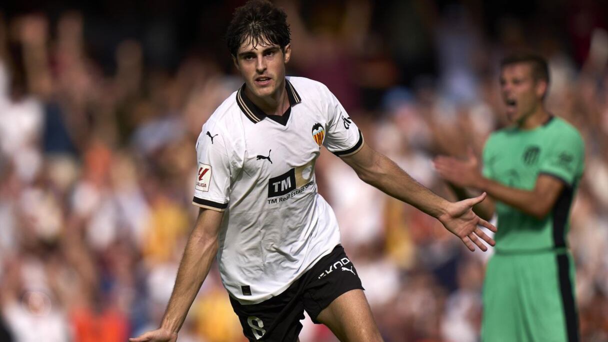 Javi Guerra (Valence) célèbre son but face à l'Atlético Madrid, samedi 16 septembre 2023.