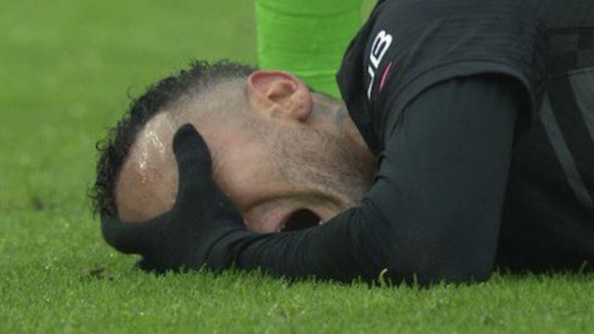 Neymar a été évacué sur civière contre Saint-Etienne, ce dimanche 28 novembre.