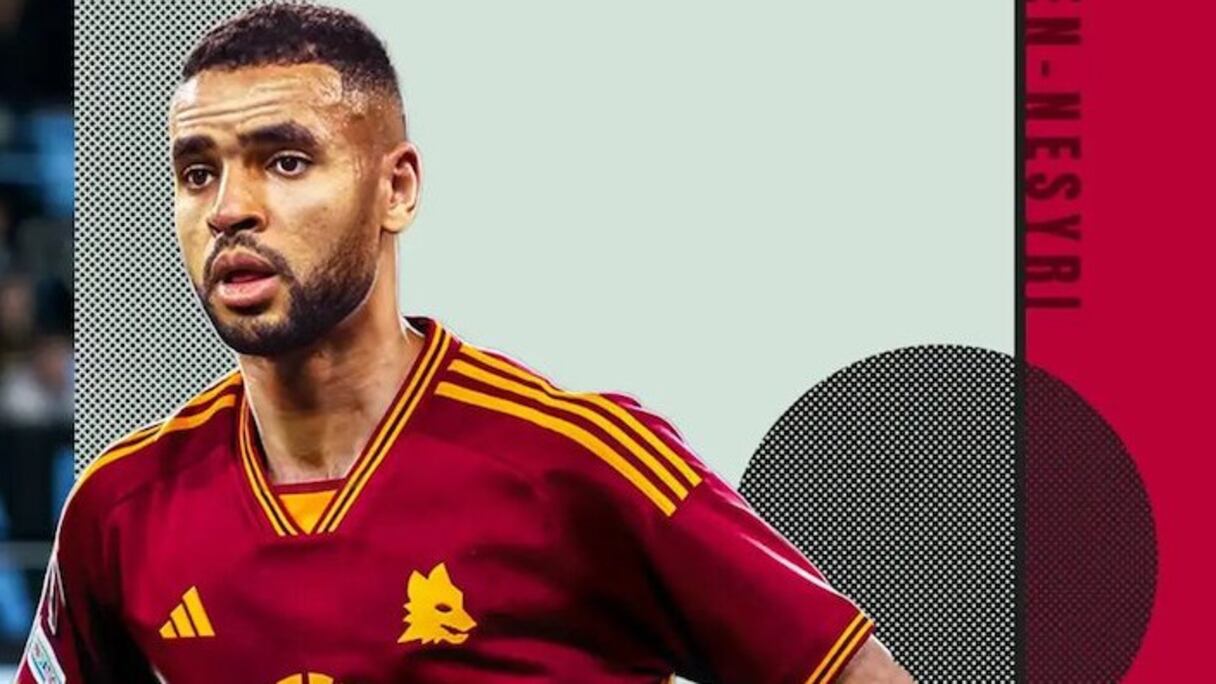 Youssef En-Nesyri avec le Maillot de l'AS Rome.