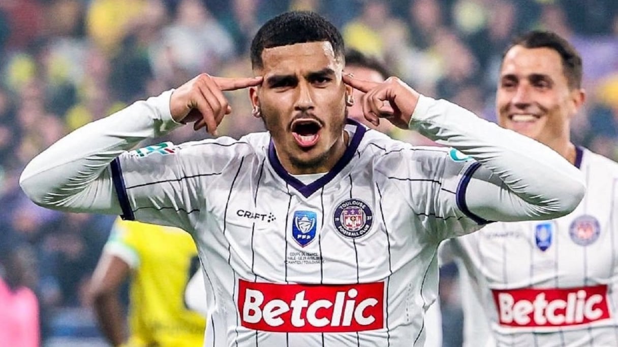 Zakaria Aboukhlal avec Toulouse FC.