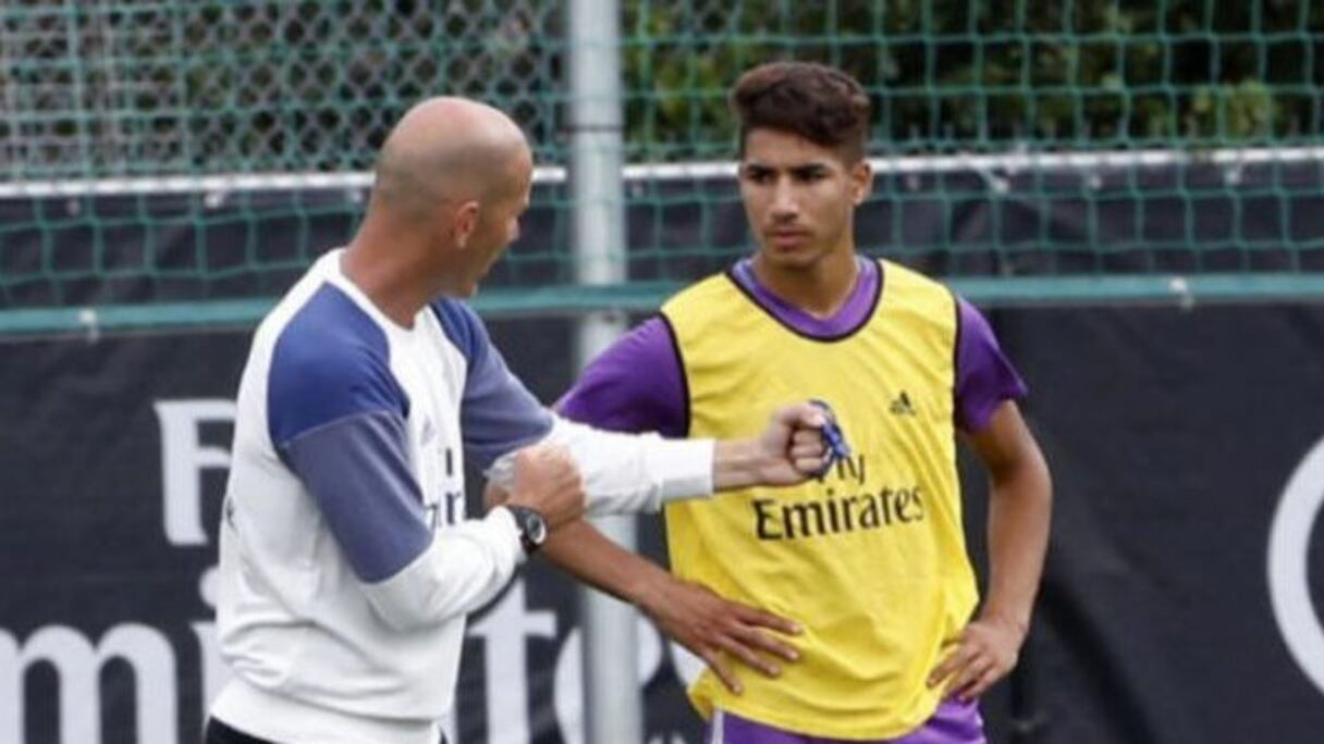 Le latéral Achraf Hakimi et Zinédine Zidane, entraîneur du Real Madrid.