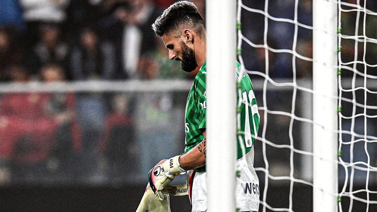 Olivier Giroud avec le maillot de gardien de but de l'AC Milan, le 7 octobre 2023.