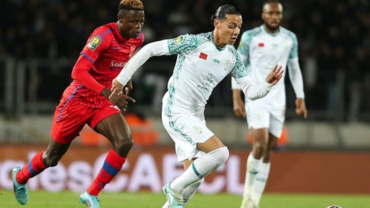 L'attaquant du Raja Casablanca, Zakaria El Habti, en action face à Horoya Conakry, le 25 février 2023.