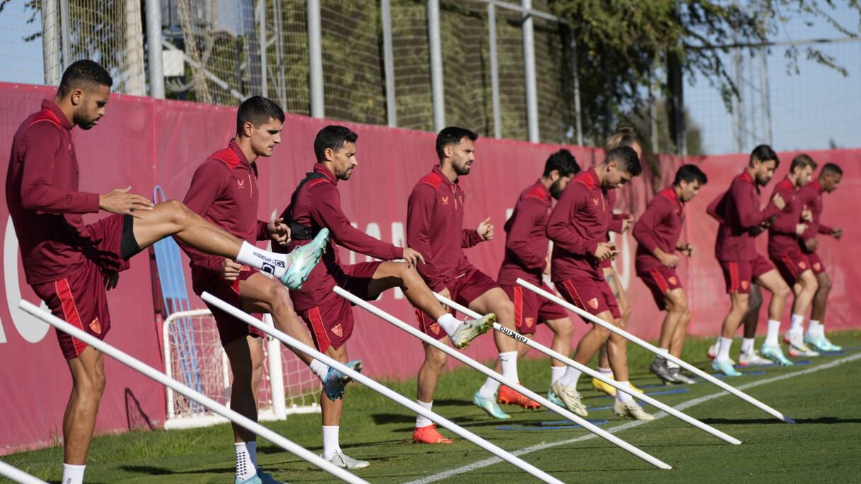Youssef En-Nesyri (à gauche) est de retour à l’entraînement du FC Séville.