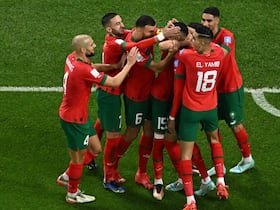 Les Lions de l'Atlas laissent éclater leur joie sur la pelouse, à un des matchs qu'ils ont disputé lors de l'édition 2022 de la Coupe du monde, qui a pris fin le 18 décembre à Doha, au Qatar.