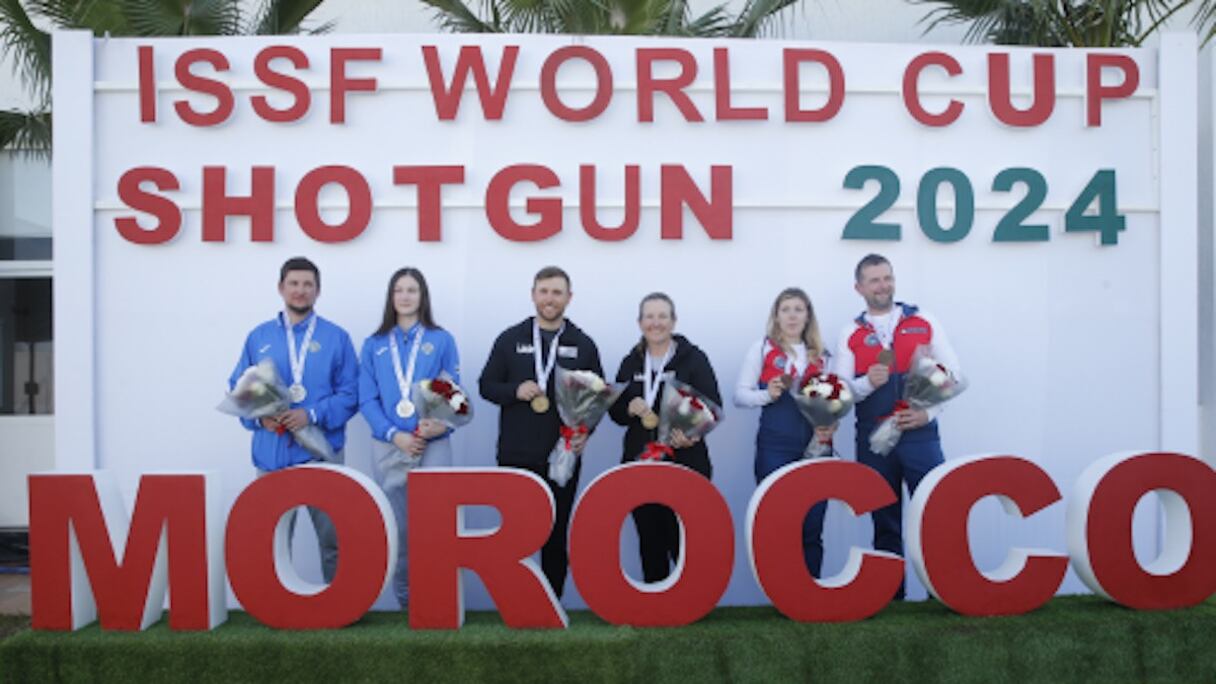 L’équipe américaine médaillé d’or de l’épreuve de skeet par équipe mixte, comptant pour la dernière journée de la Coupe du monde de tir sportif olympique-2024.