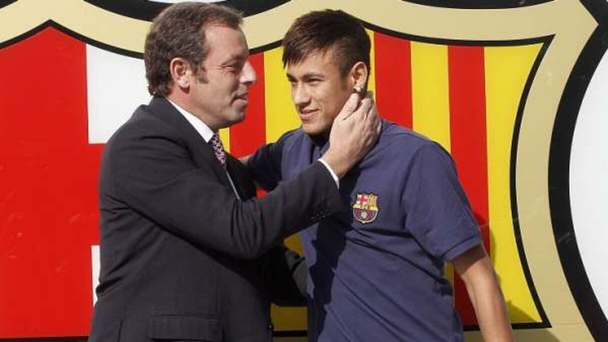 Sandro Rosell, ex-président du Barça en compagnie de son transfert phare, Neymar.