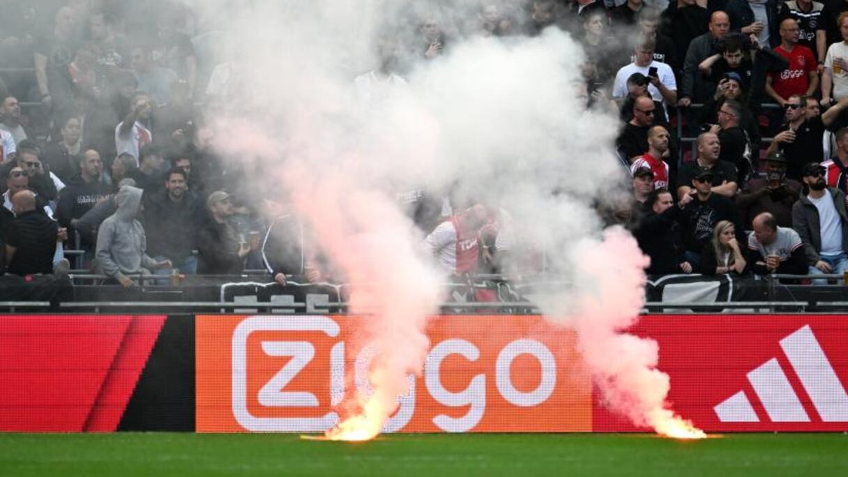 L'arbitre du match Ajax-Feyenoord a mis fin à la rencontre à la 55e minute, lorsque le Feyenoord menait 3-0.