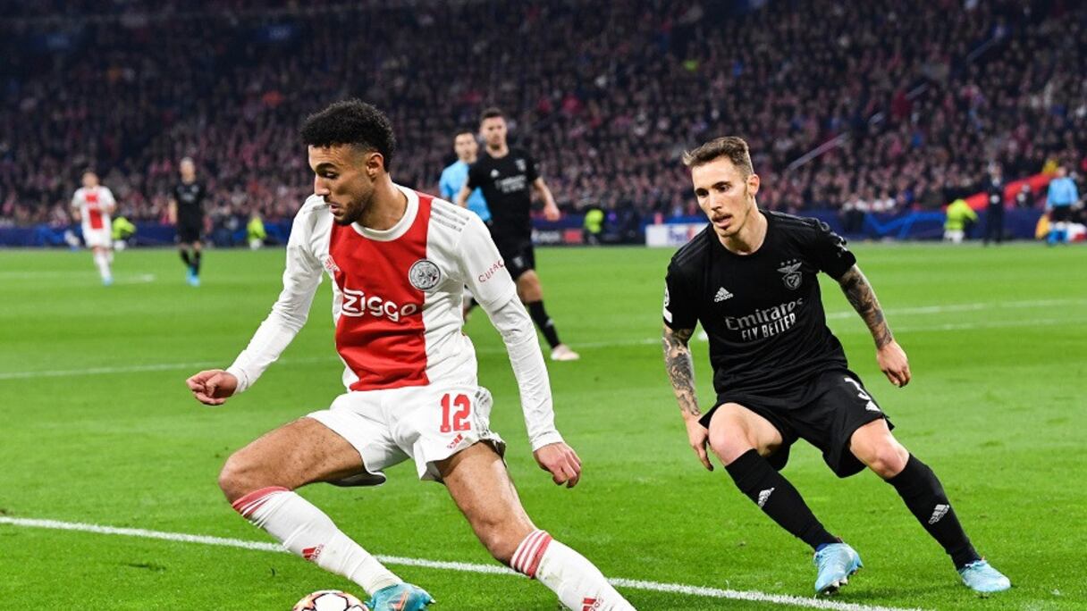 Noussair Mazraoui face à Benfica.