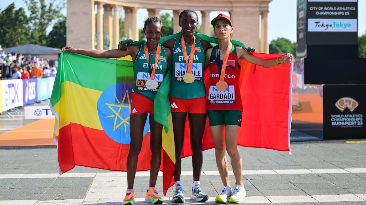 Le podium du marathon féminin des championnats du monde 2023.