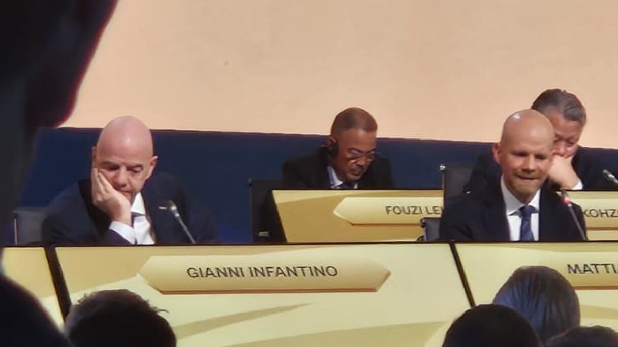 Fouzi Lekjaa et Gianni Infantino au Congrès de la FIFA, tenu le vendredi 17 mai 2024 à Bangkok.