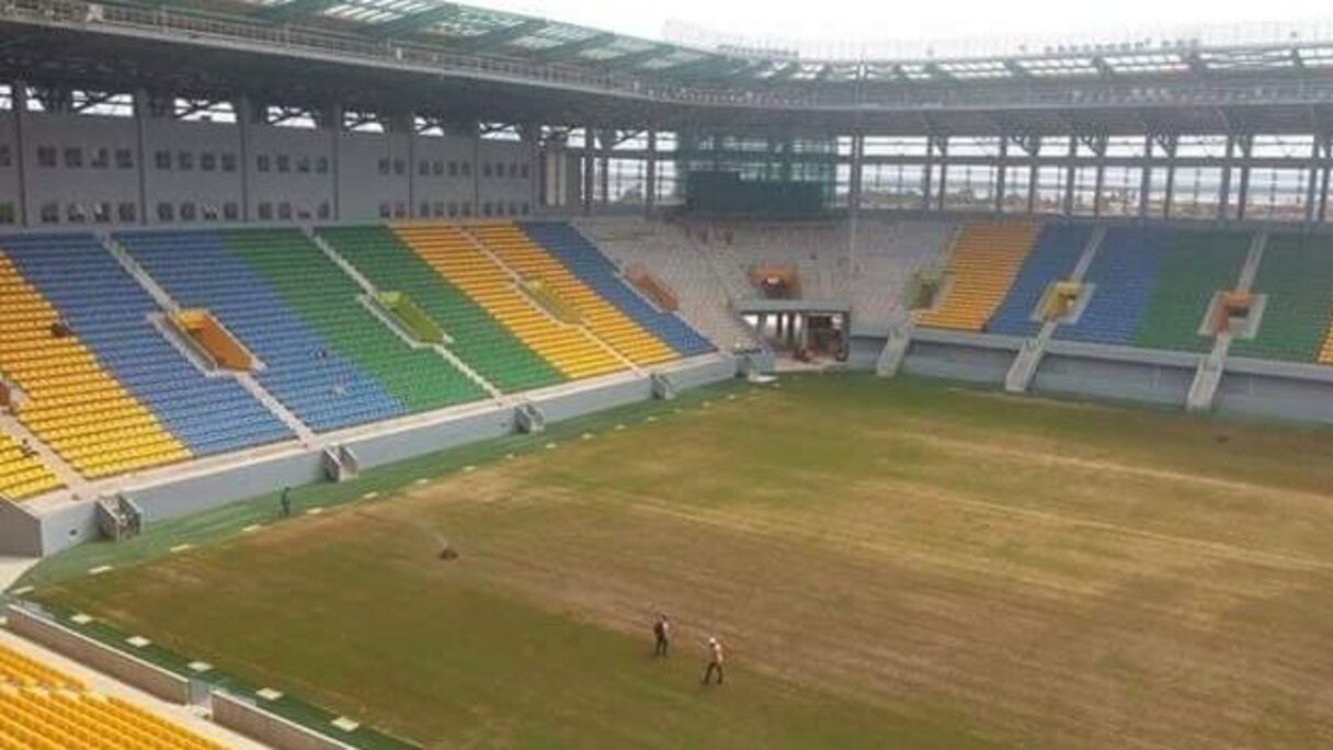 Le stade Port-Gentil dont l'état de la pelouse est impraticable.