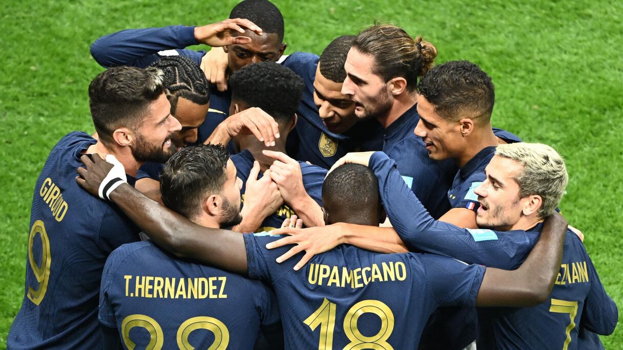 Les joueurs de l'équipe de France après la victoire face à l'Angleterre (2-1) en quart de finale du Mondial 2022.