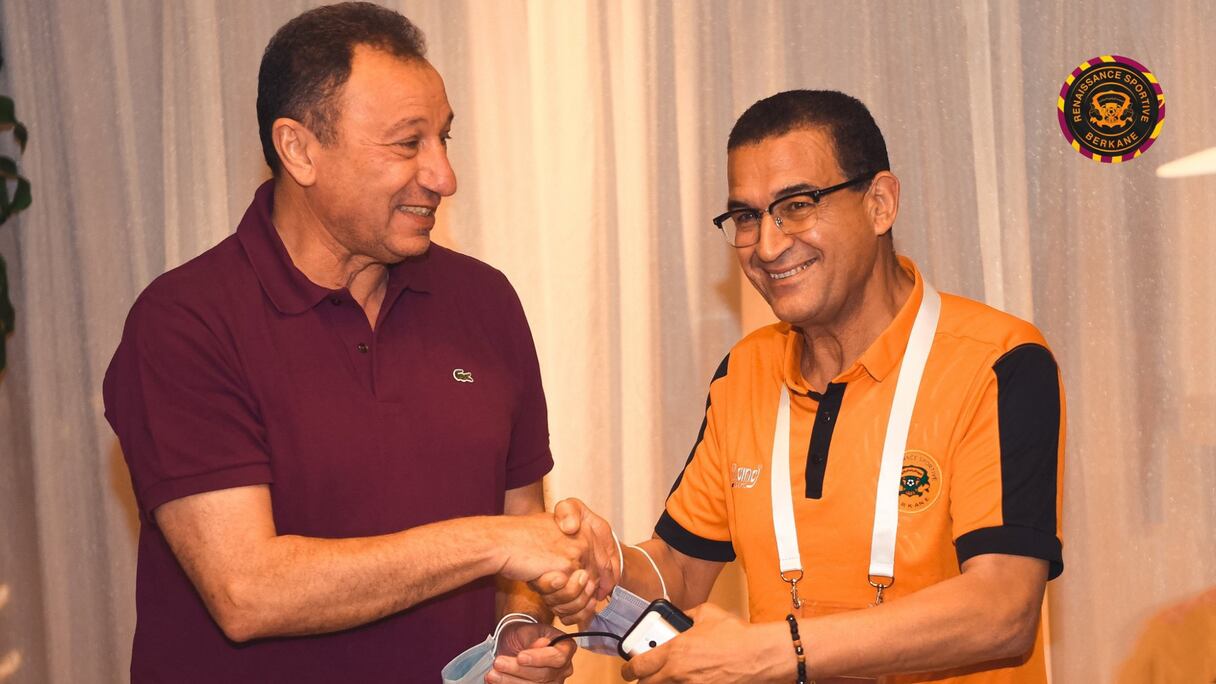 Majid Madrane (à droite) et Mahmoud Al-Khatib, le président d'Al Ahly.
