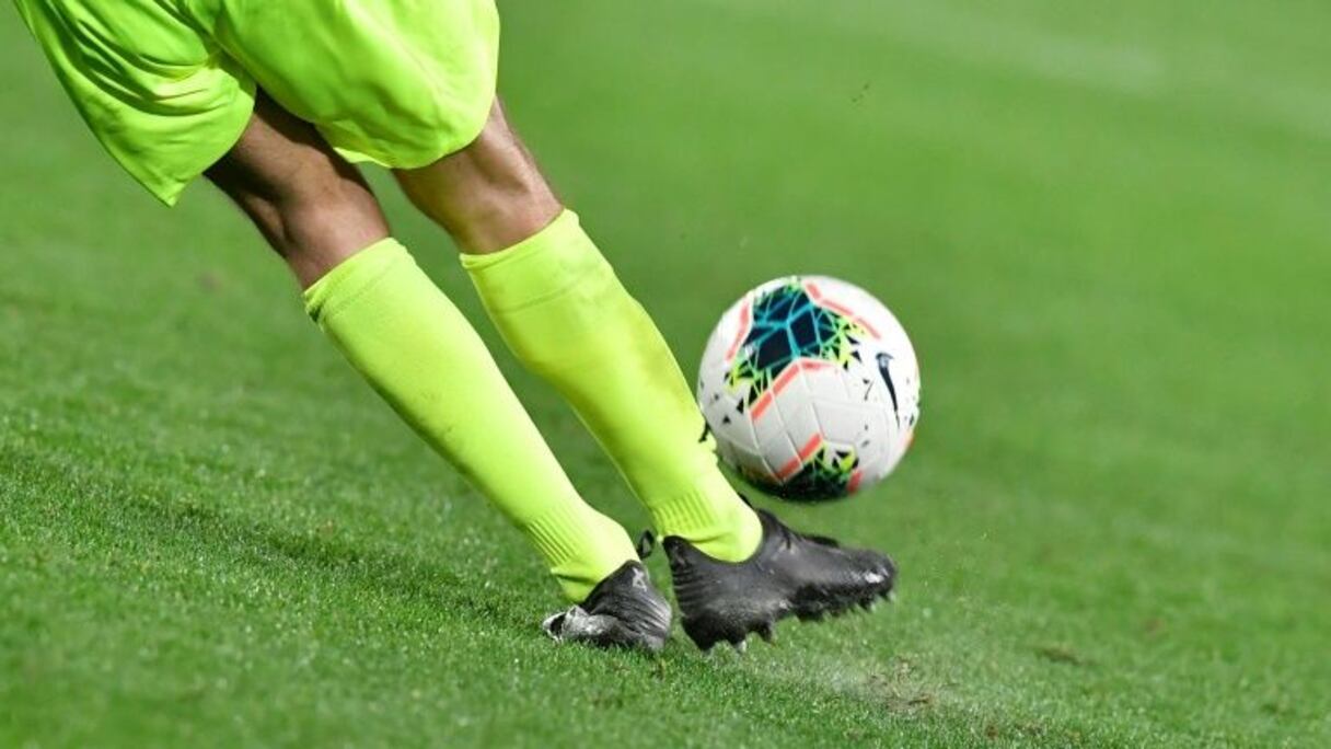 Les remplacements pourraient passer de trois à cinq par match pour ménager les joueurs à la reprise.