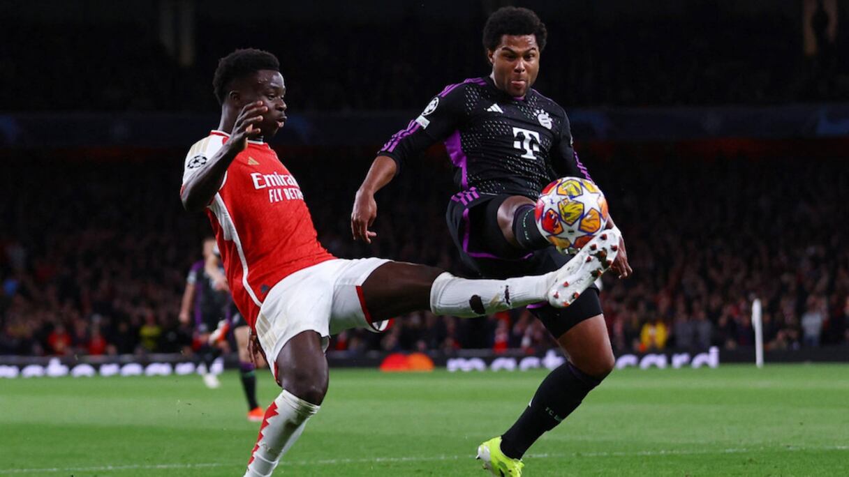 Bukayo Saka et Serge Gnabry, les deux premiers buteurs lors du match Arsenal-Bayern Munich.