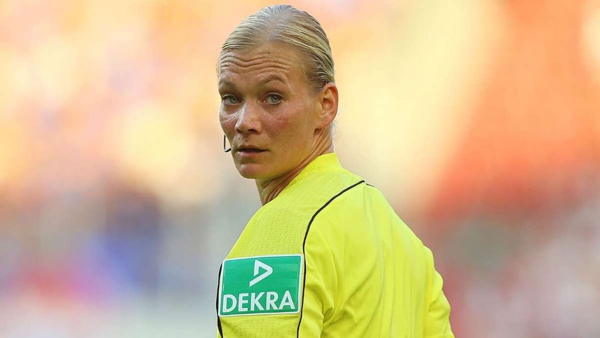 Bibiana Steinhaus, arbitre allemande de football.