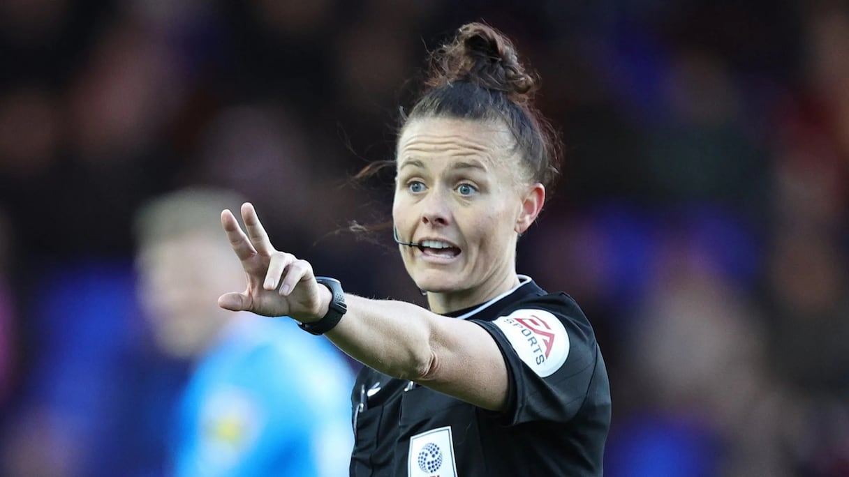Rebecca Welch, arbitre anglaise.