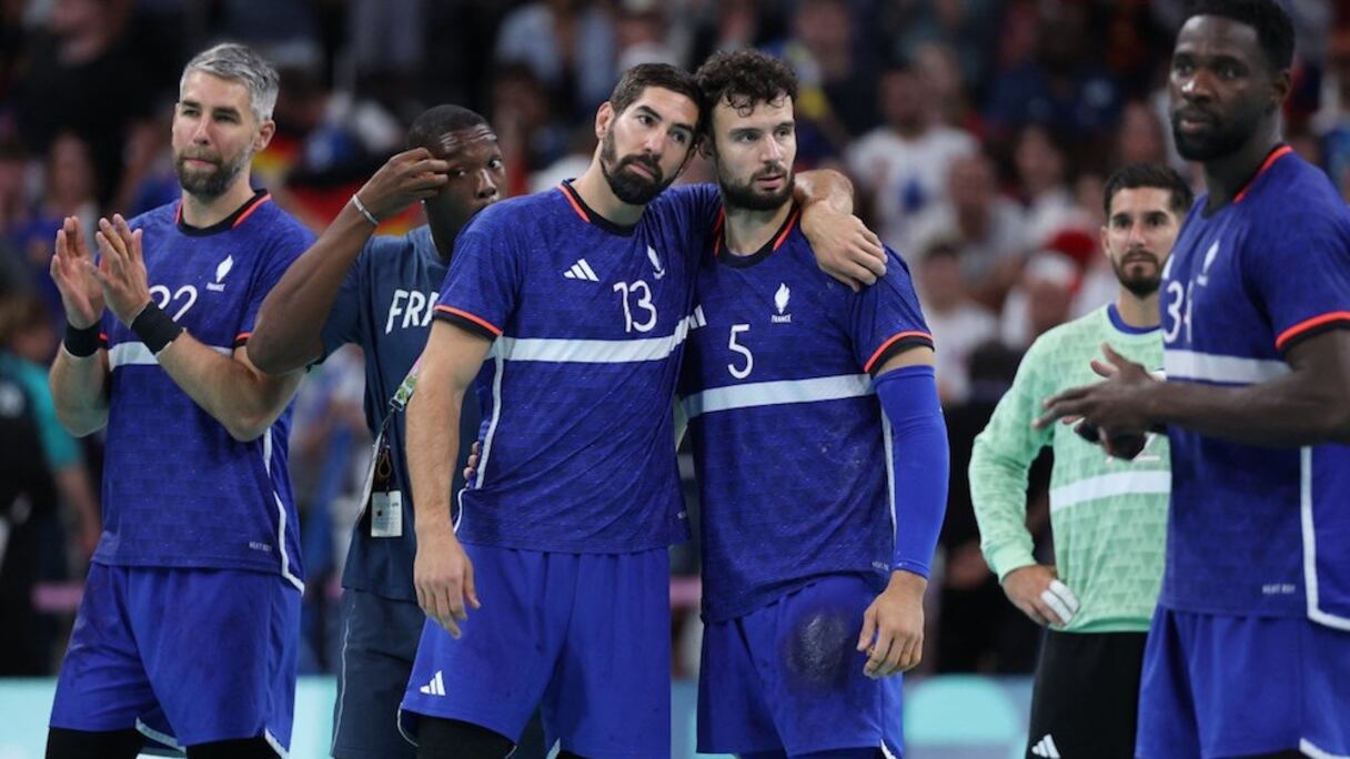 L'équipe de France de handball après la défaite contre l'Allemagne.