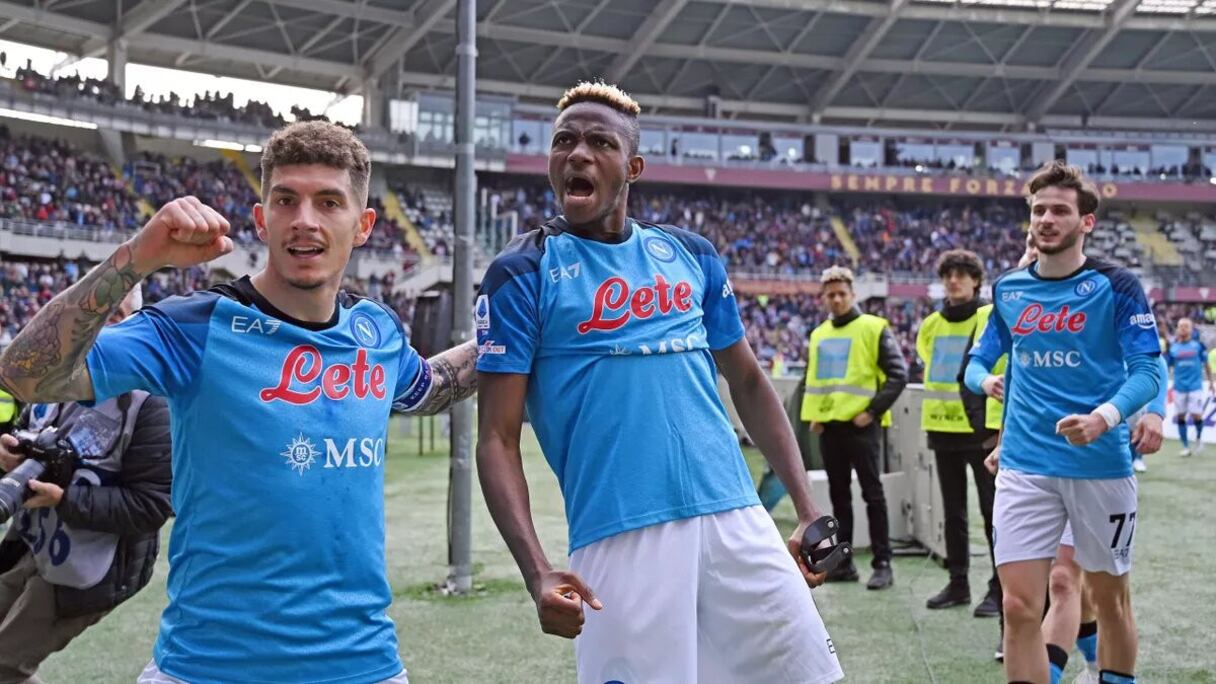 Victor Osimhen de Naples (au centre) célèbre son doublé face au Torino, le 19 mars 2023.