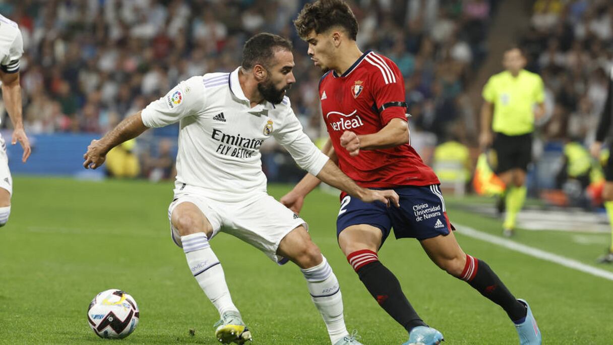Abde Ezzalzouli contre Daniel Carvajal lors d'une ancienne confrontation entre Osasuna et le Real Madrid.