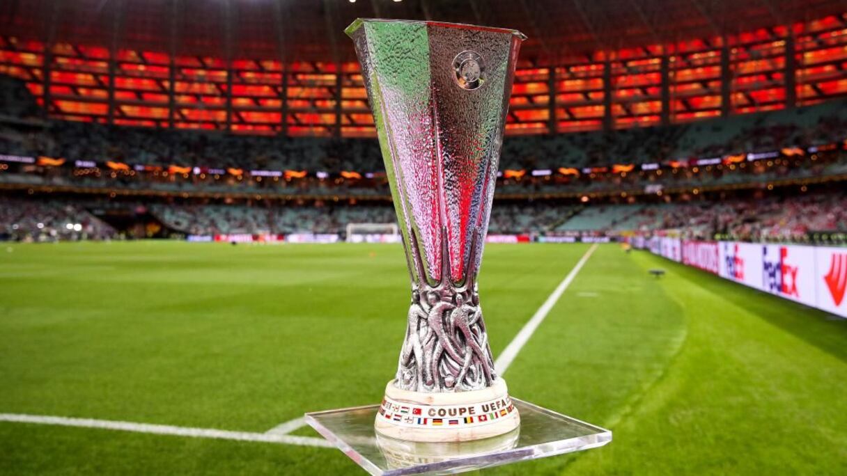 Trophée de la Ligue Europa.
