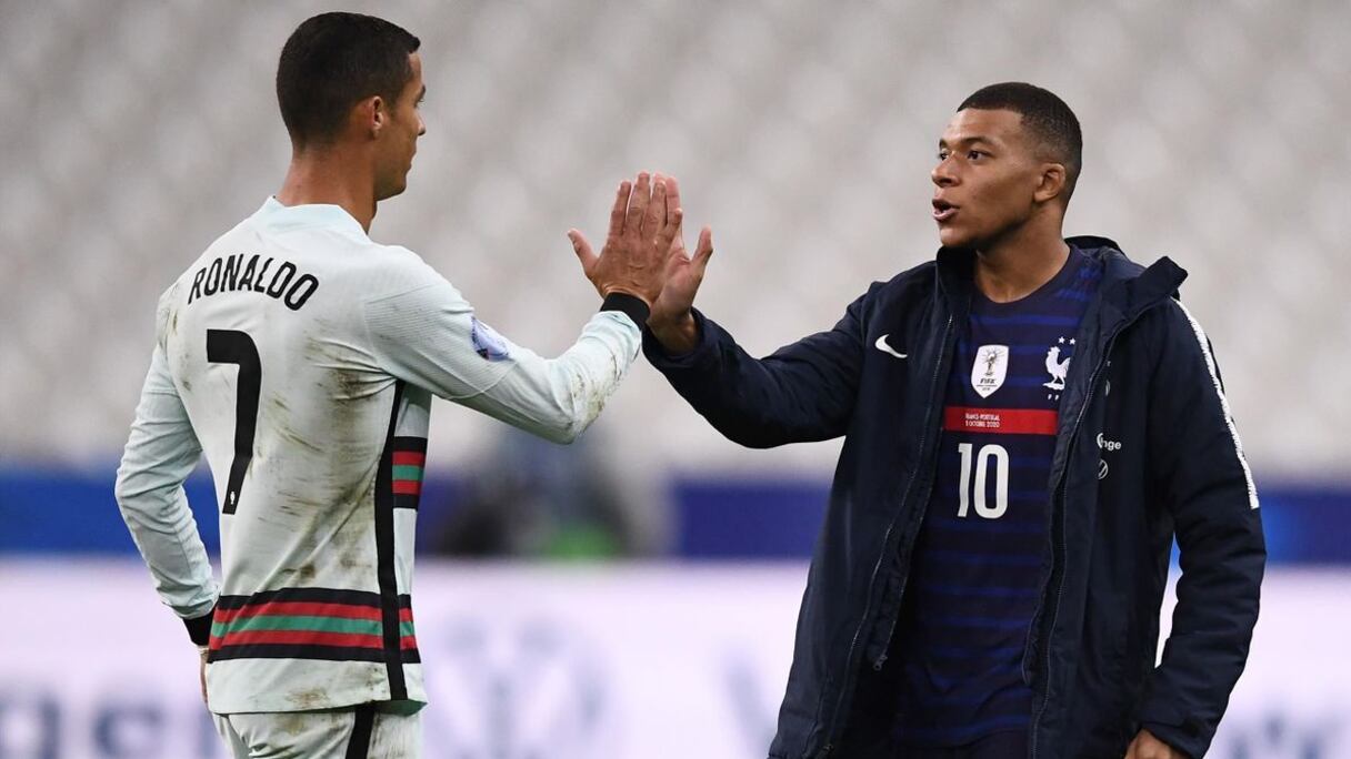 Après Messi, Cristiano Ronaldo et Kylian Mbappé s'apprêtent à tourner le dos à leurs clubs respectifs.