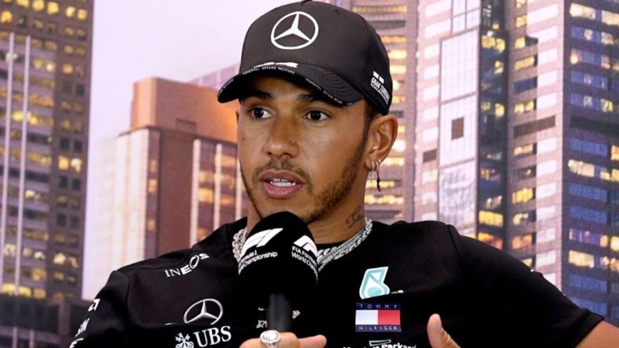 Lewis Hamilton le 12 mars 2020 lors d'une conférence de presse à l'Albert Park circuit avant le grand prix australien de formule 1 à Melbourne.