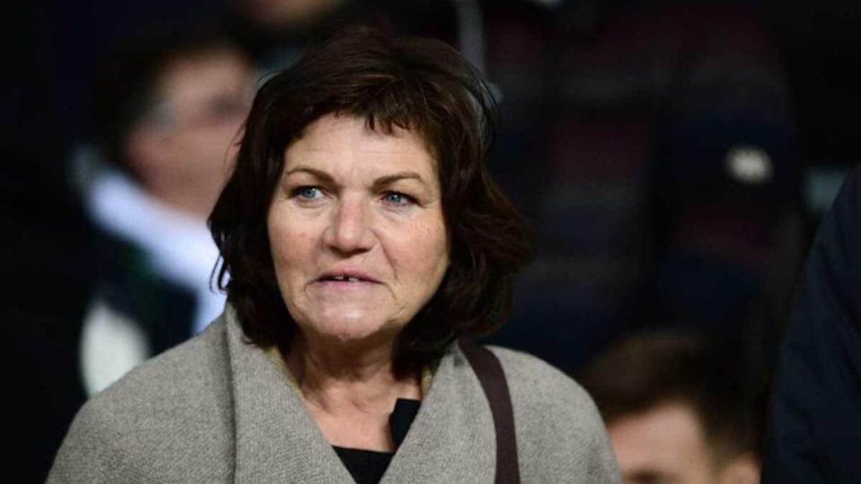 Véronique est agent intraitable de son fils, Adrien Rabiot.