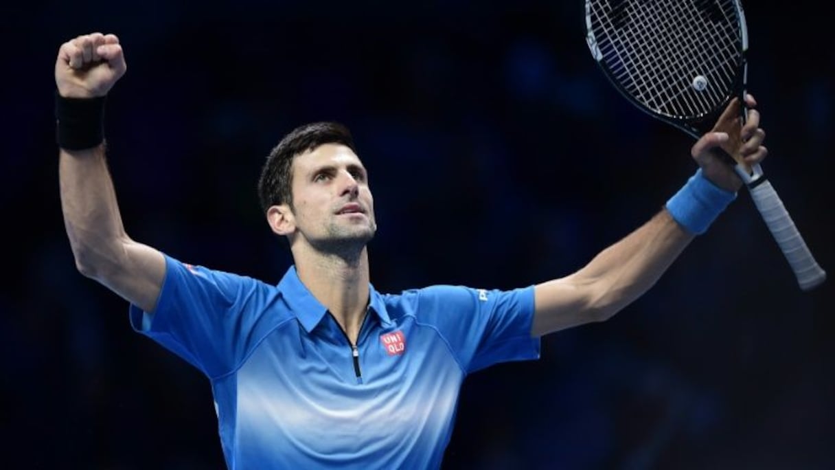 Le Serbe Novak Djokovic se qualifie pour la finale du Masters de Londres en battant l'Espagnol Rafael Nadal, le 21 novembre 2015.