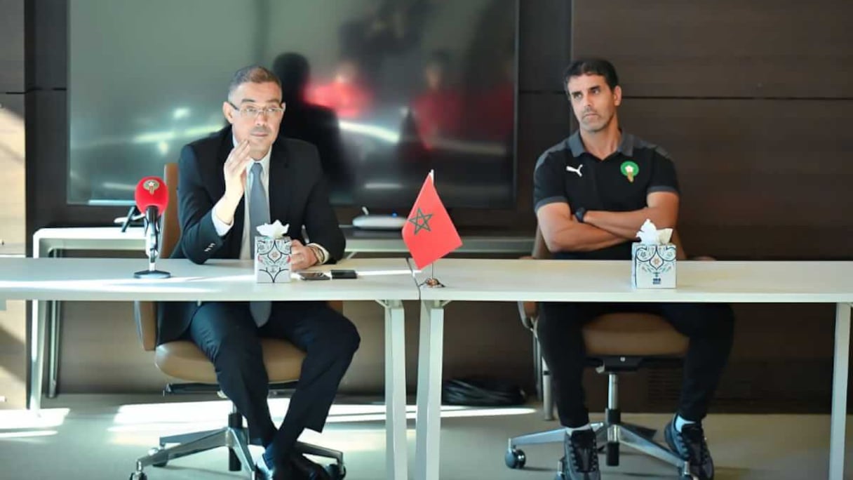 Fouzi Lekjaa, président de la FRMF, et Said Chiba, entraîneur de l'équipe nationale U17.
