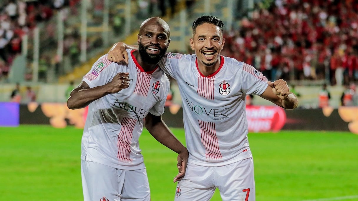 El Mehdi Karnass et Ayoub Nanah, joueurs du FUS de Rabat.