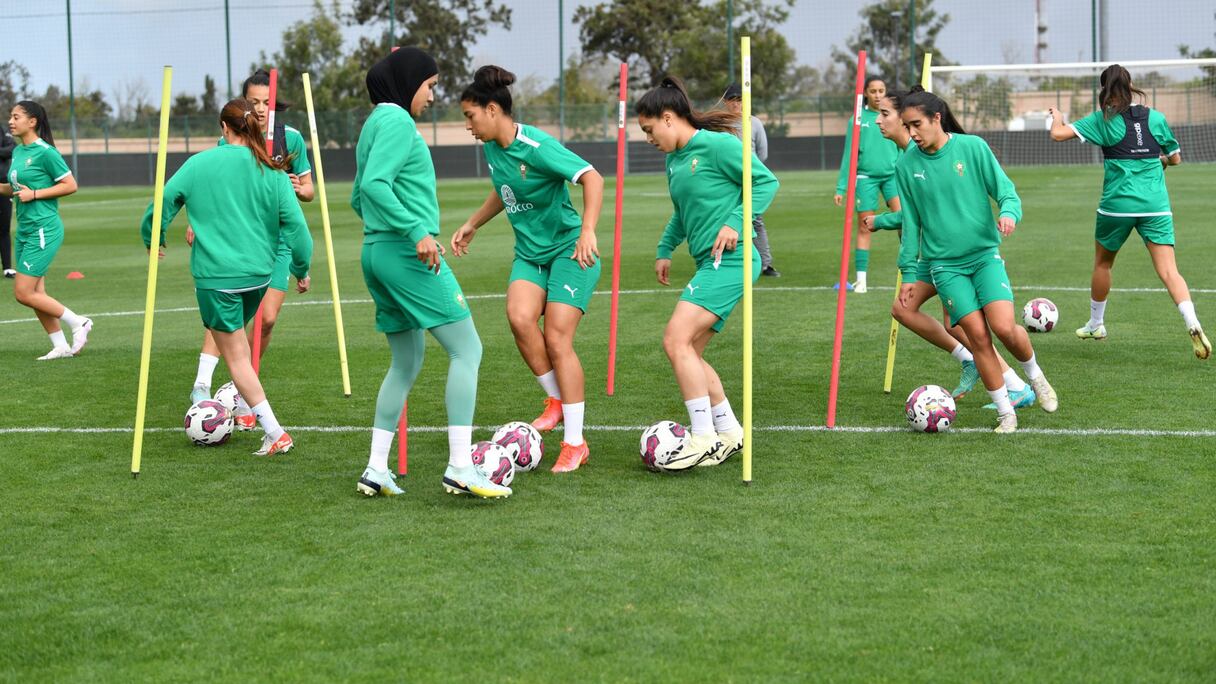 Les Lionnes de l'Atlas lors d'une séance d'entrainement au Complexe Mohammed VI de football.