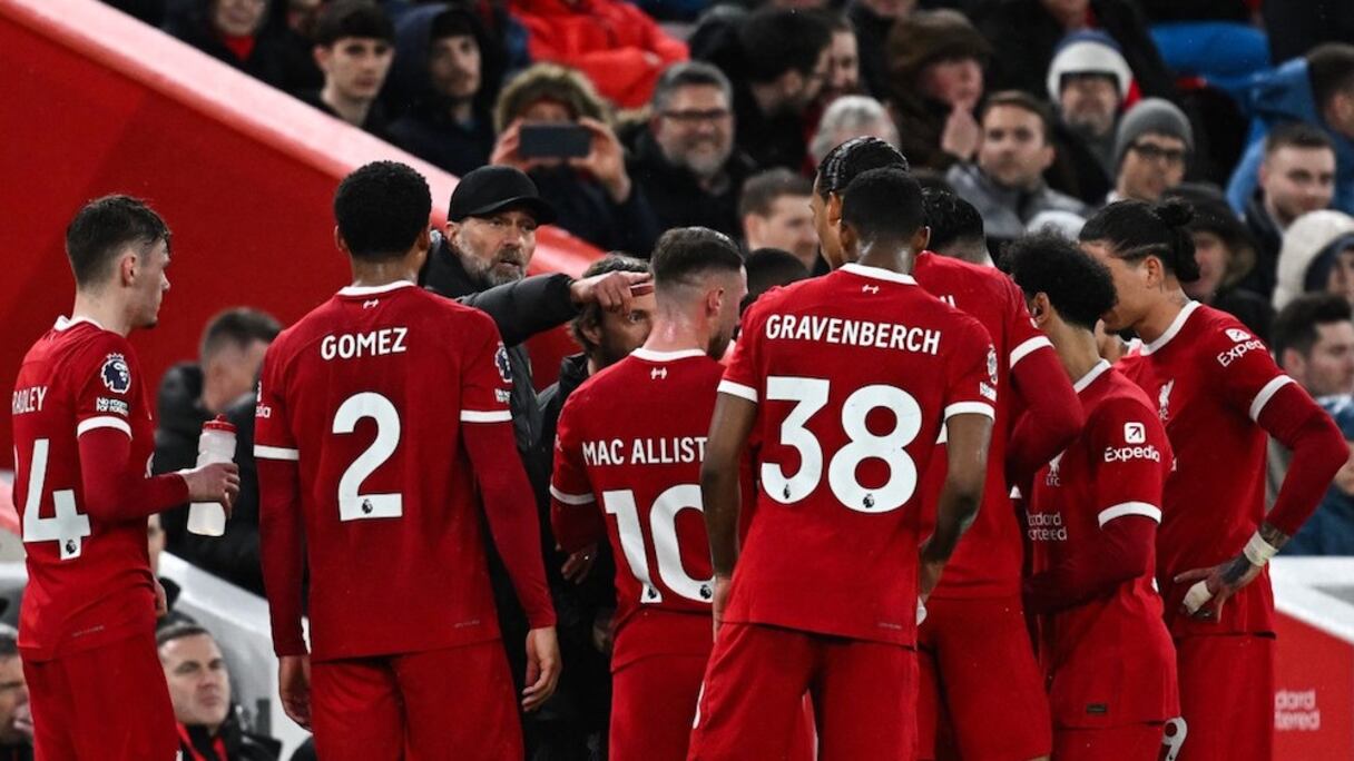 Les joueurs de Liverpool et leur entraineur Jürgen Klopp, le 4 avril 2024 contre Sheffield.