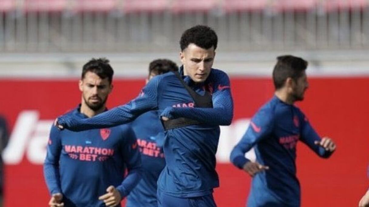 Oussama Idrissi (FC Séville) rejoint l’entrainement collectif.