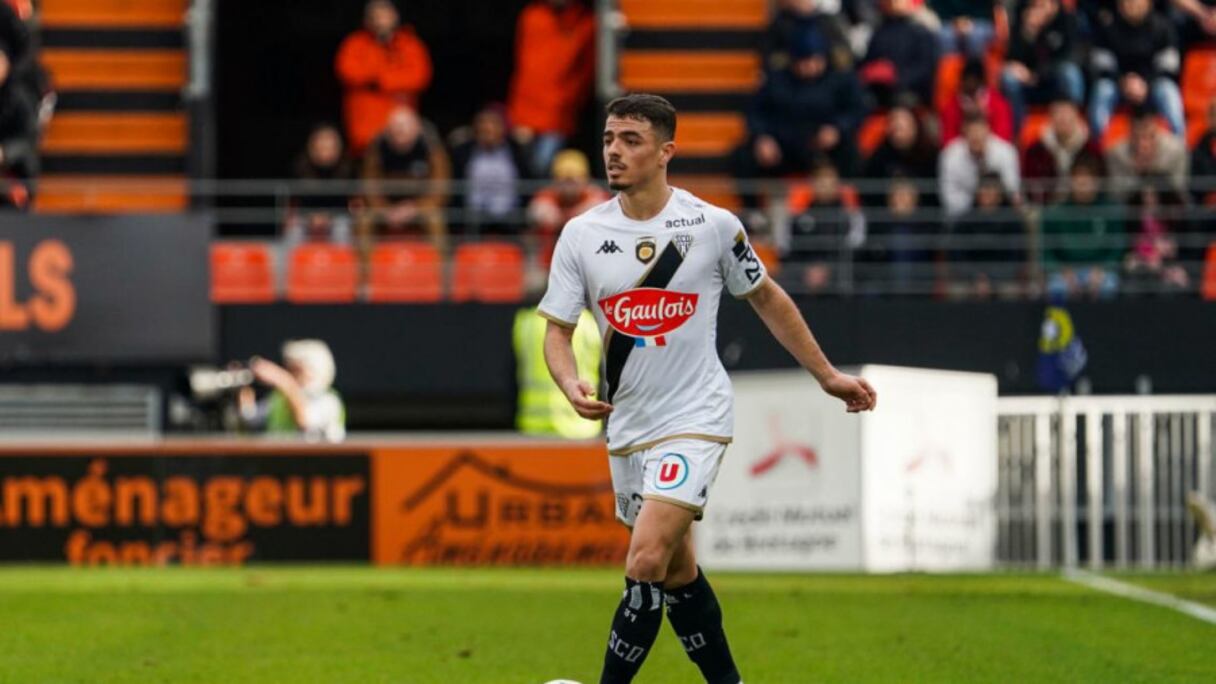 Ilyes Chetti signe au Wydad de Casablanca pour une durée de trois saisons.