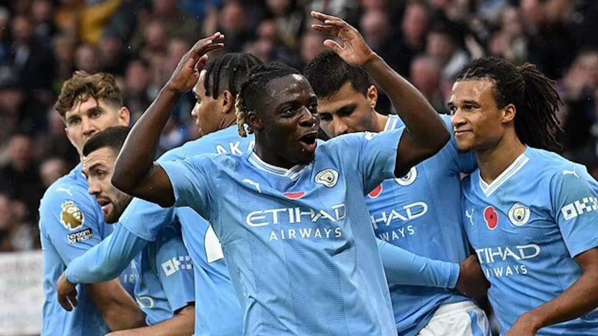 Jérémy Doku célèbre la victoire de Manchester City contre Bournemouth, le 4 novembre 2023.