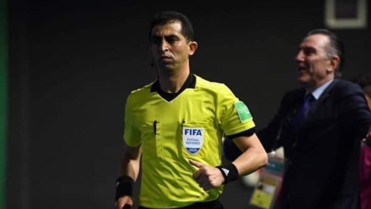 L'arbitre marocain de futsal, Khalid Hnich