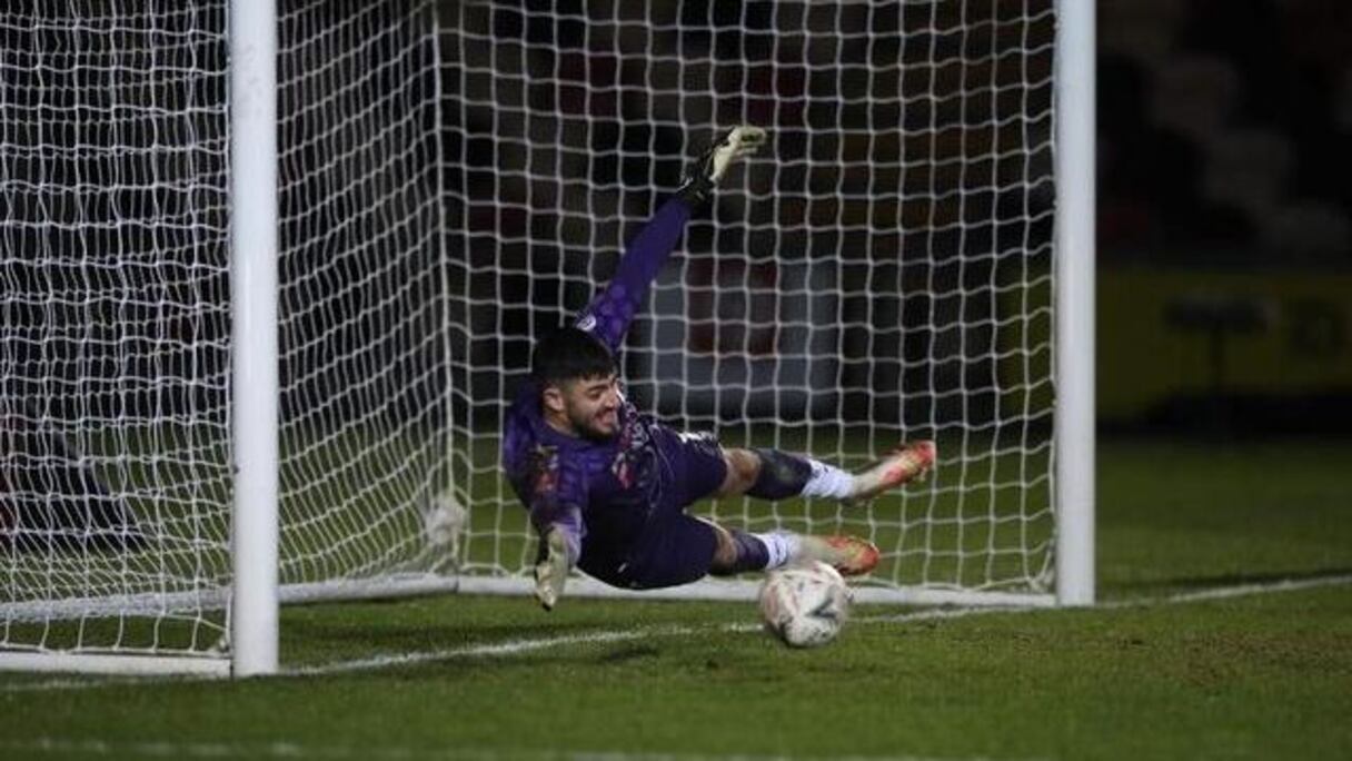 Avec un but d’une distance de 96,01 mètres, Tom King a battu un record du monde.