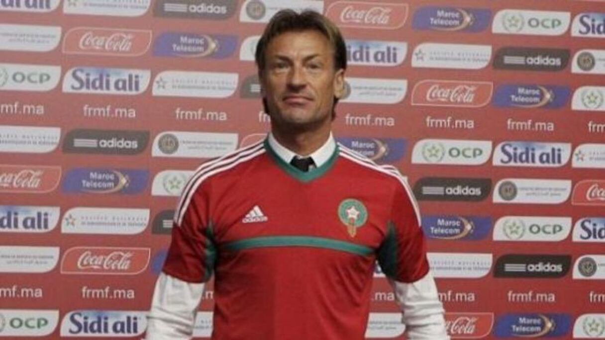Hervé Renard portant le maillot des Lions de l'Atlas.