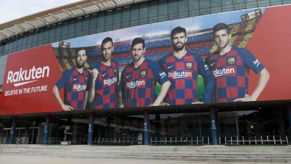 Photo d'une entrée du Camp Nou vide le 13 mars 2020.