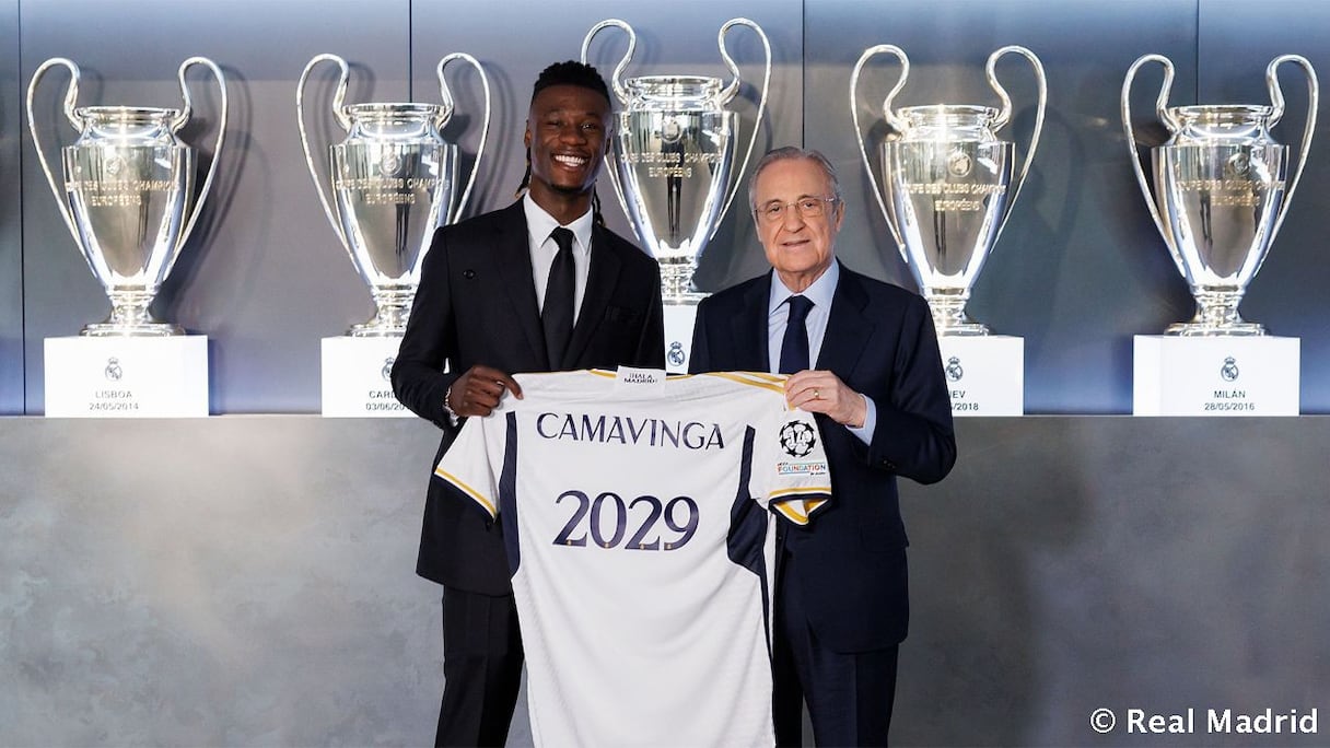 Eduardo Camavinga en Compagnie de Florentino Pérez, président du Real Madrid