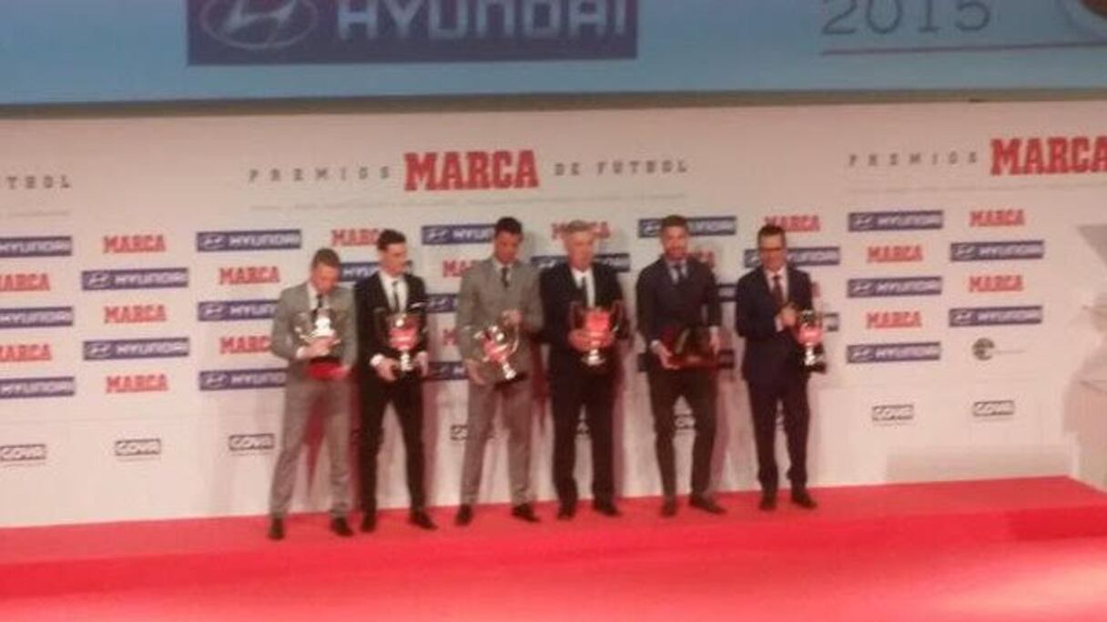 Une photo-souvenir des vainqueurs des trophées Marca pour la saison 2014-2015.