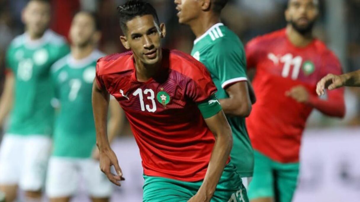 Badr Benoun avec l'Equipe nationale des joueurs locaux.