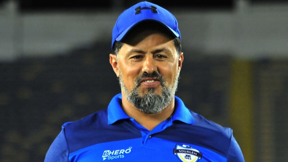 El Haimer avec les équipements de la JSS.