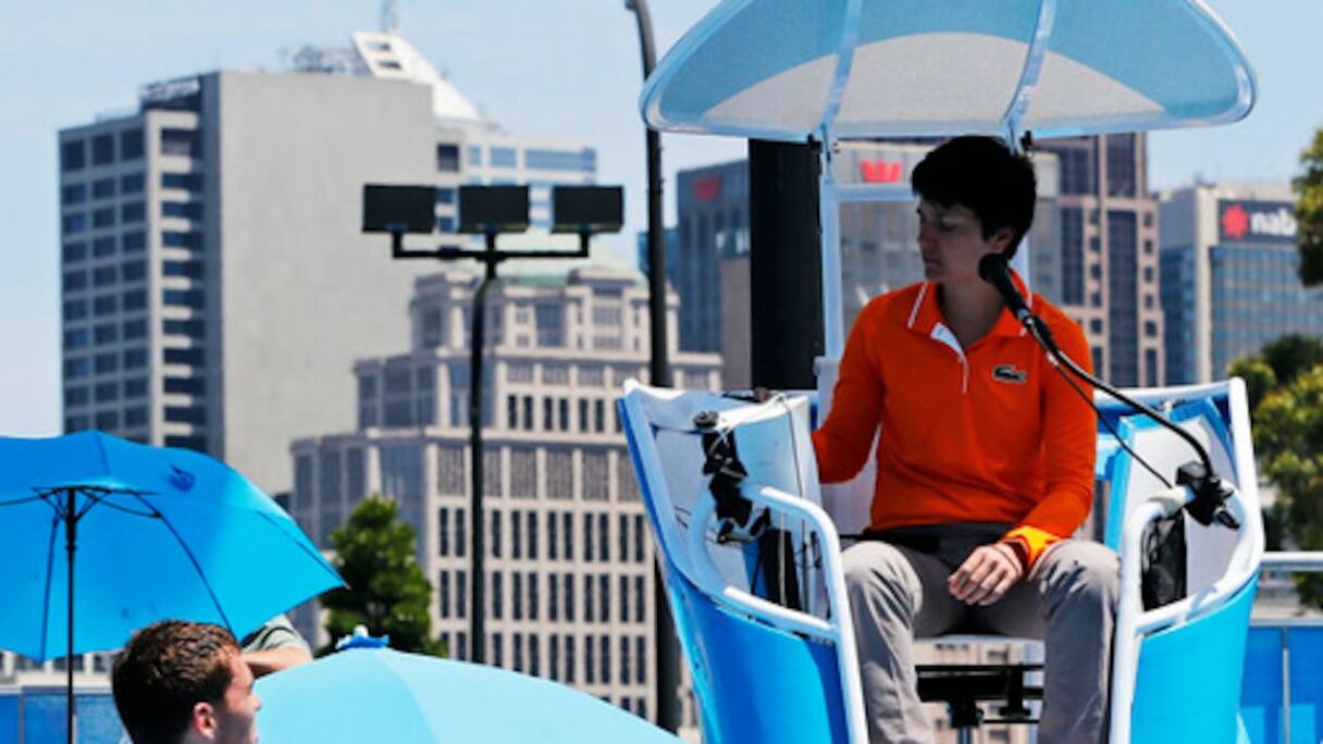 La Croate Marija Cicak, première femme à arbitrer la finale masculine de Wimbledon.