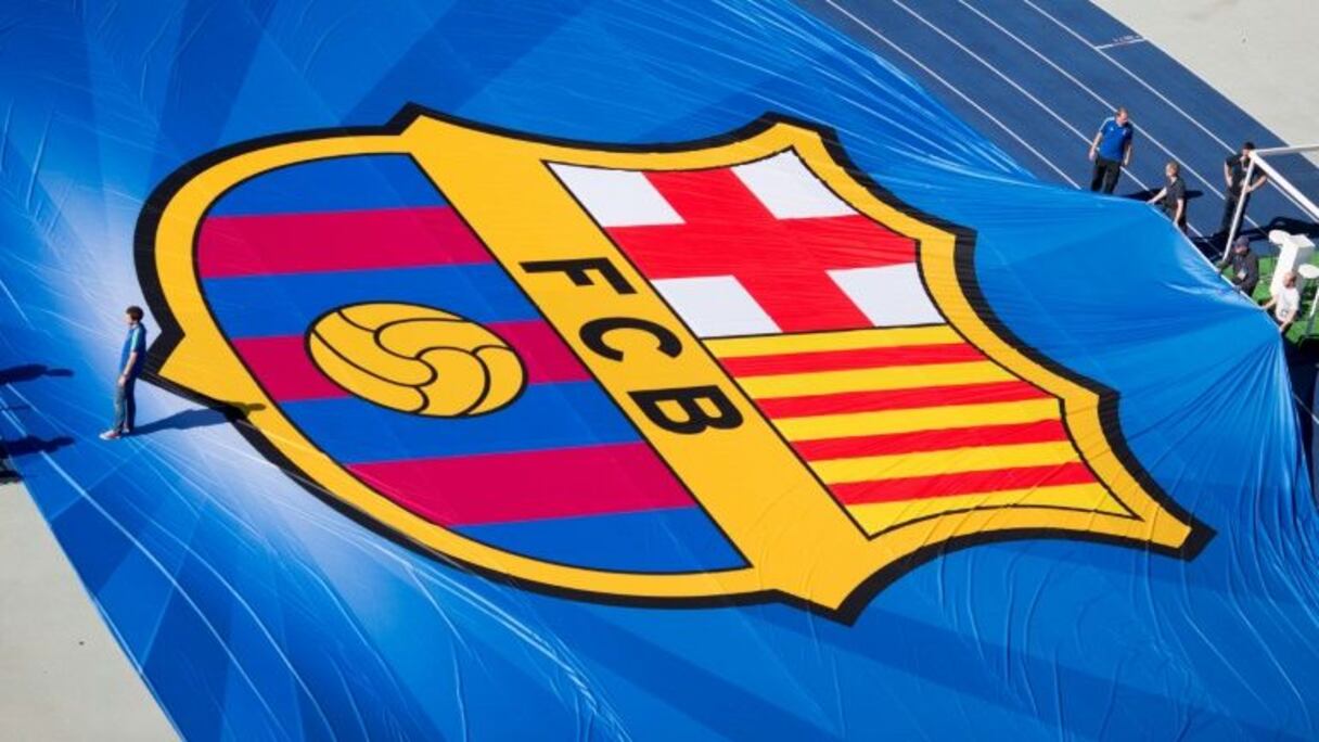 Le FC Barcelone, en quête d'un partenaire-titre accolant son nom à celui du Camp Nou, va reverser à la lutte contre le coronavirus les revenus générés la saison prochaine par ce "naming"