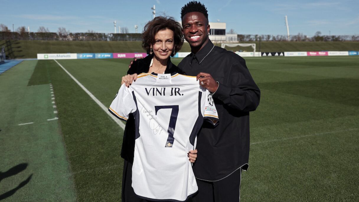 Vinicius Junior en compagnie d’Audrey Azoulay, Directrice générale de l’UNESCO.
