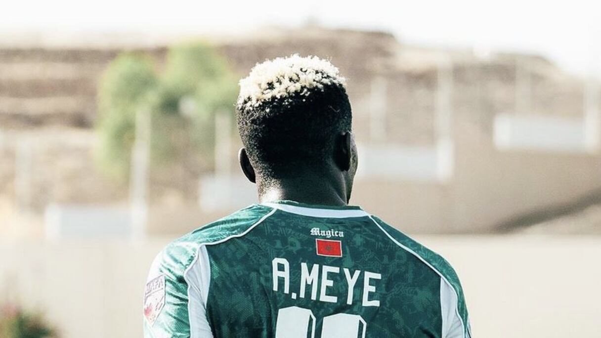 Méyé portant le maillot du RAJA